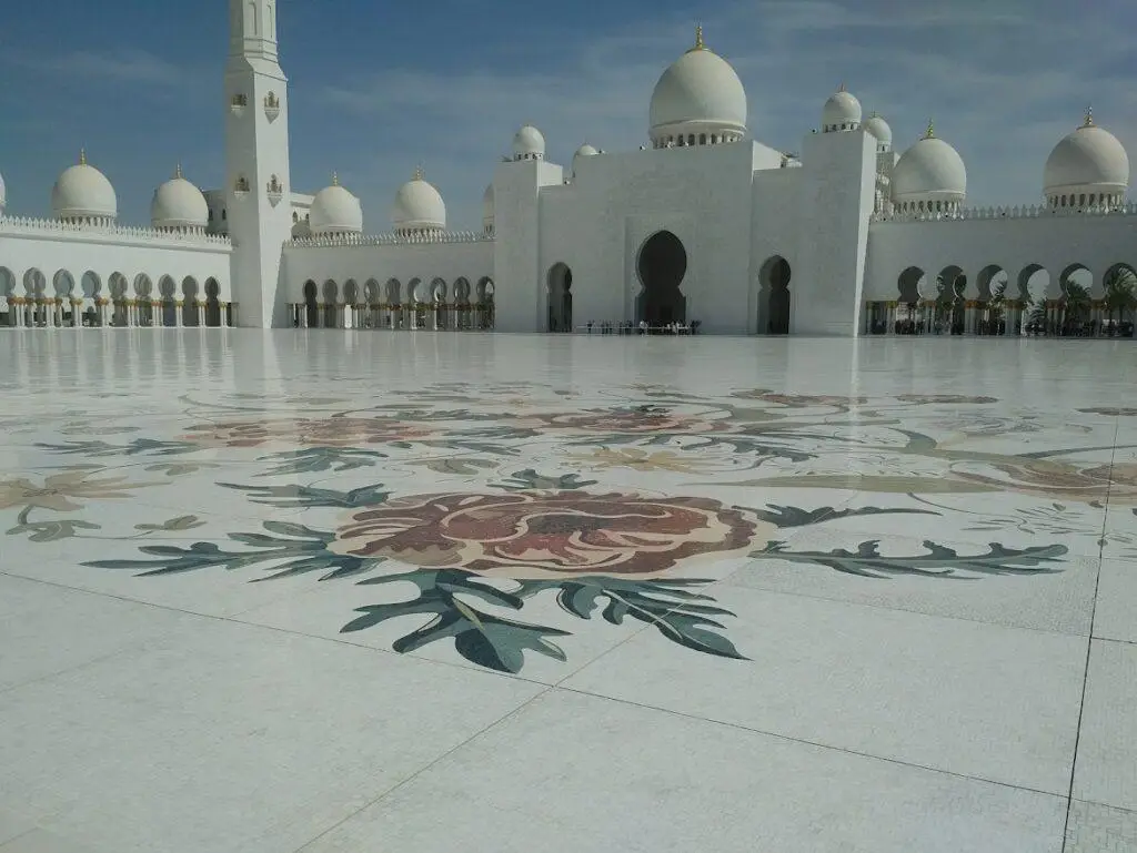 Sheikh Zayed Grand Mosque – Architectural Perfection